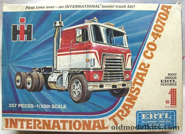 ERTL 1/25 International Transtar CO-4070A Semi Tractor, 8000 plastic model kit